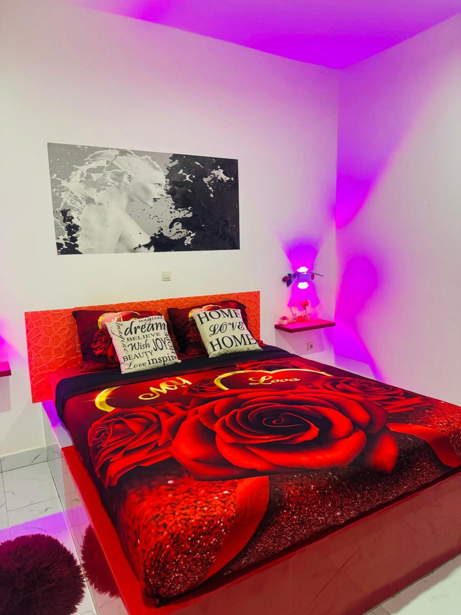 Bed and Breakfast Grace House Jacuzzi Saly Portudal Esterno foto