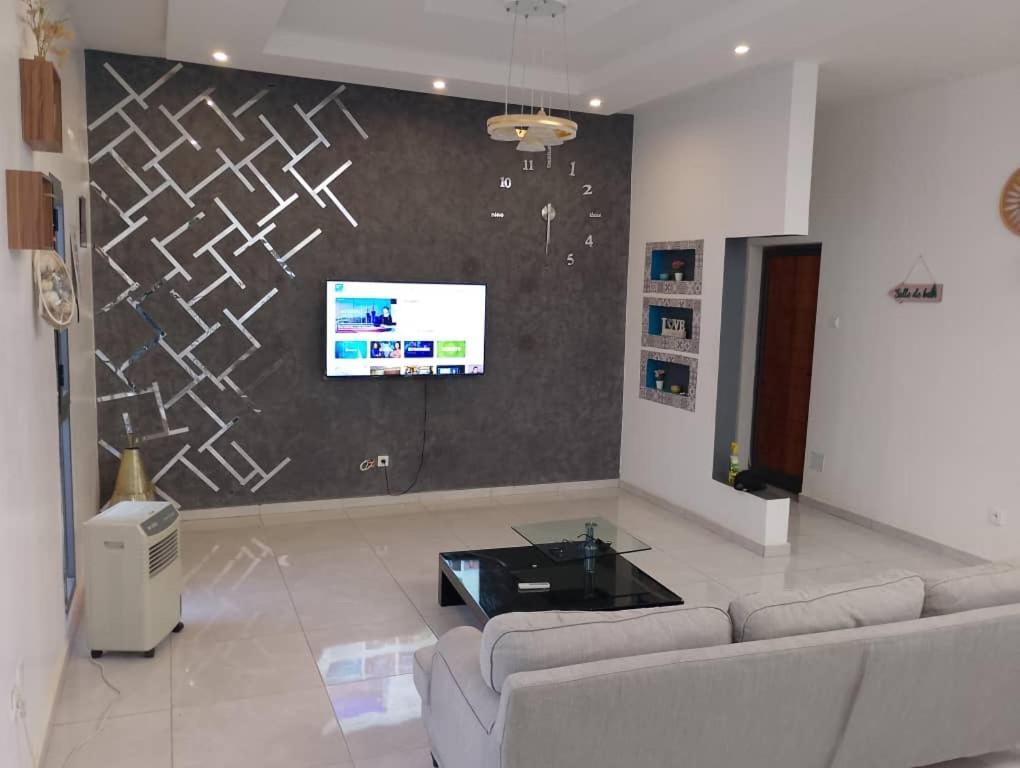 Bed and Breakfast Grace House Jacuzzi Saly Portudal Esterno foto